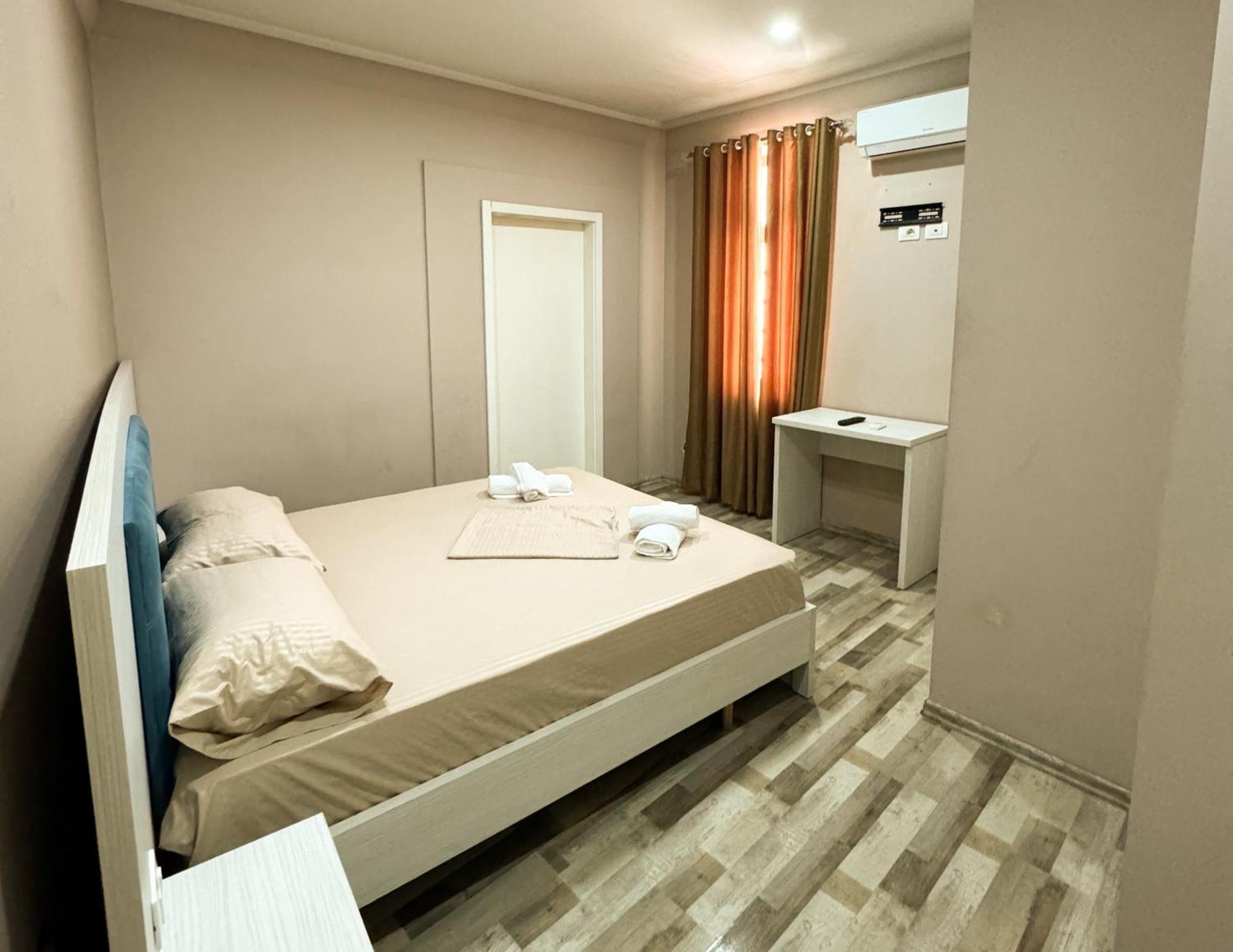 Shkodra Budget Hotel ภายนอก รูปภาพ