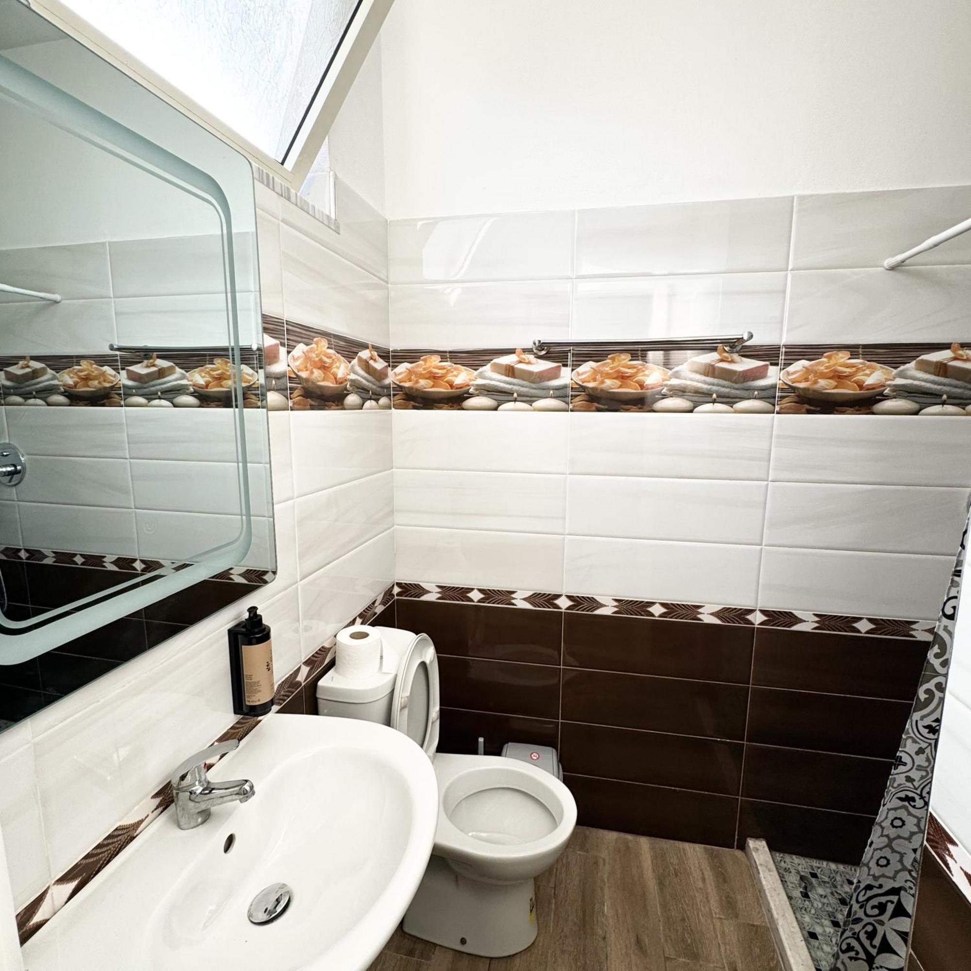 Shkodra Budget Hotel ภายนอก รูปภาพ